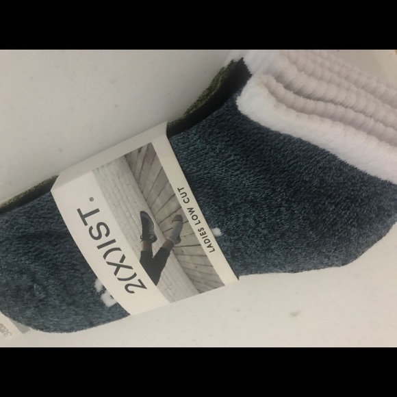 2(X)IST 20 PAIRS LADIES LOW CUT SOCKS FREE GIFTS MEET POSHER LARRY TO FIND OUT - Picture 3 of 10